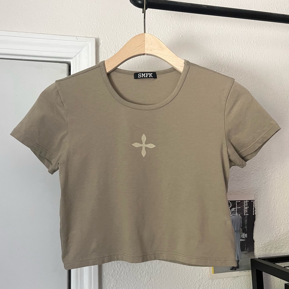SMFK khaki tan cotton blend crew neck short sleeve cropped baby tee